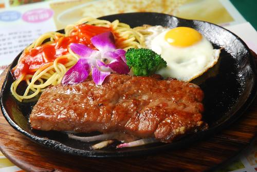 吃牛排有几成熟有几种说法