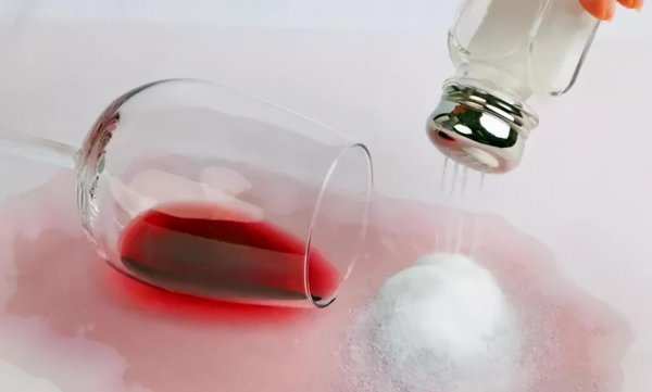 已经干了的红酒渍怎么洗
