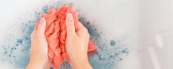 发霉斑用什么能洗掉