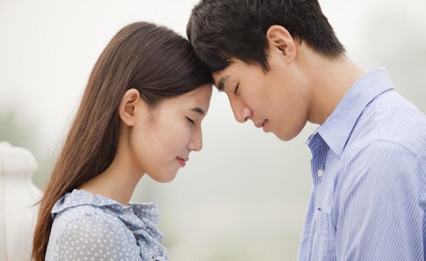 被男生摸头代表什么意思