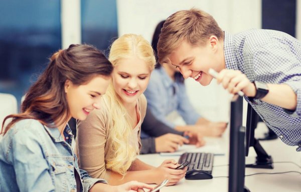 性格内向不爱说话怎么改变