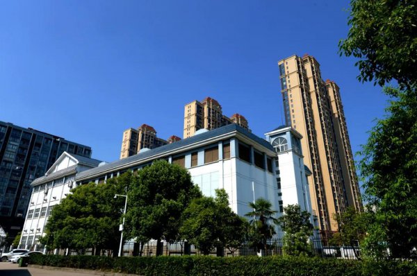 变电站旁边的房子能买吗