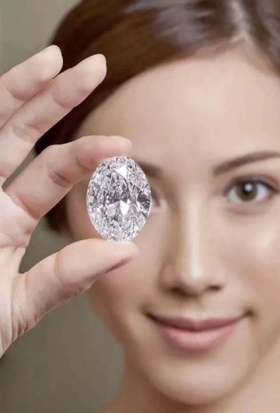 鸽子蛋钻戒是几克拉