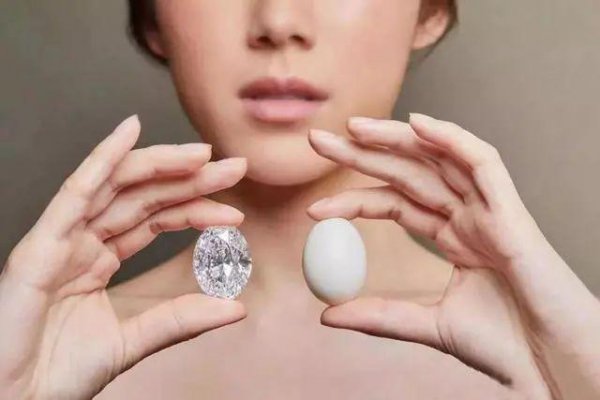 鸽子蛋钻戒是几克拉