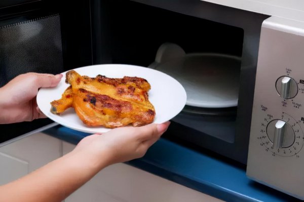 长期吃微波炉热饭好吗