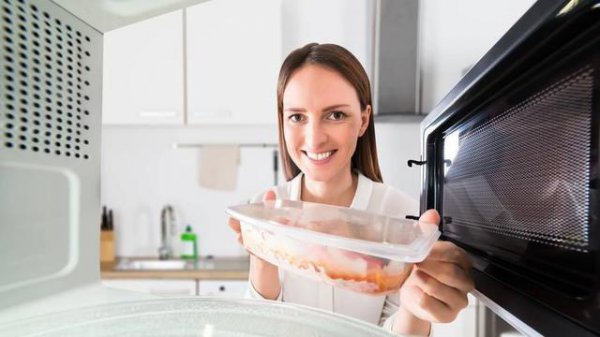 长期吃微波炉热饭好吗