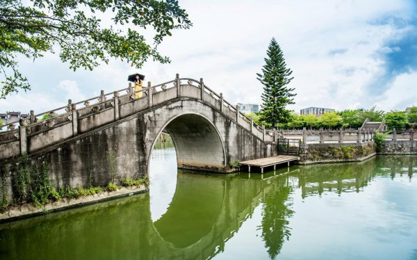 湛江在广东的哪个位置