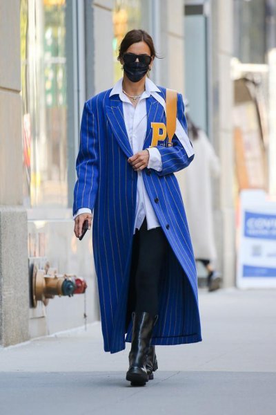 克莱因蓝配什么颜色