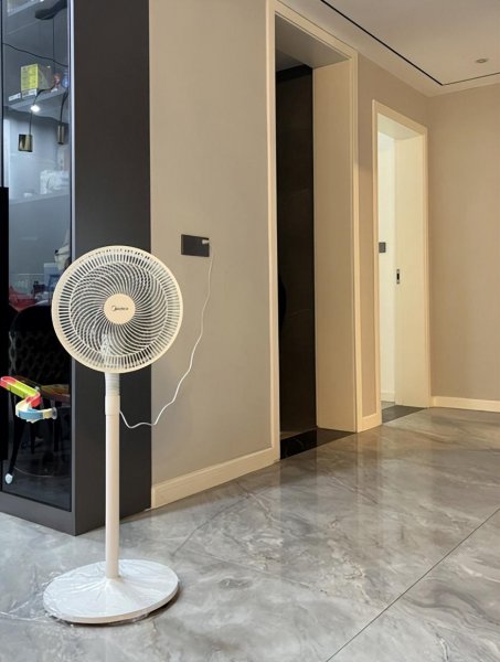 夏天买空气循环扇还是电风扇好用