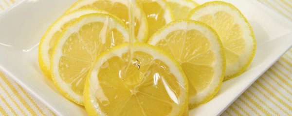 柠檬和玫瑰花可以一起泡水喝吗