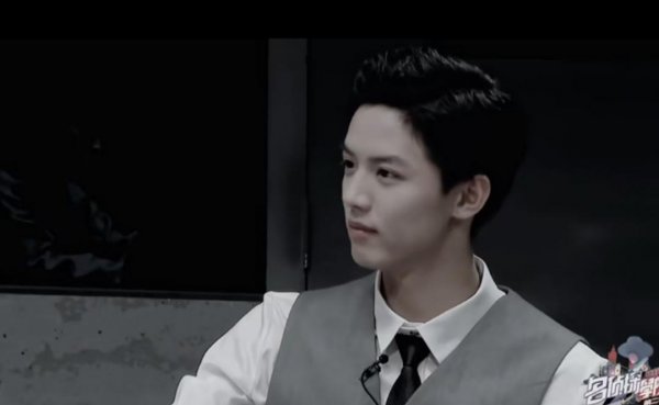 周峻纬学历是什么学校