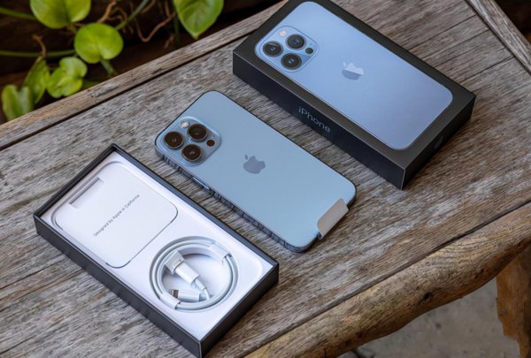 苹果13pro是双卡双待吗