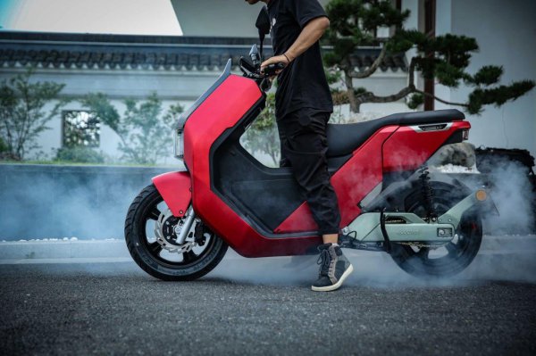 中置电机和轮毂电机哪个好