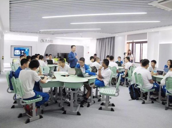 人工智能技术应用学什么