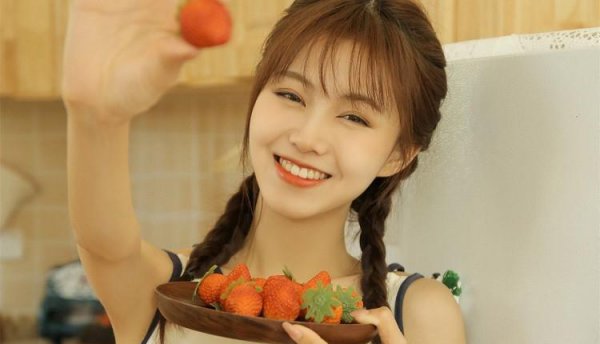 假单纯的女生的特征