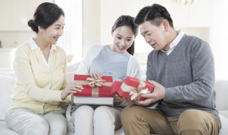 本命年送妈妈什么呢 本命年送妈妈啥呢