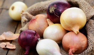 吃圆葱的好处和坏处 吃圆葱对人有啥好处和坏处
