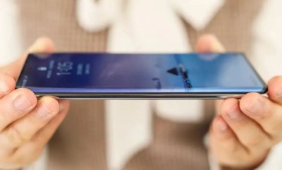 曲面屏手机的优点和缺点 手机直面屏和曲面屏的区别