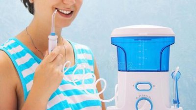 先刷牙还是先用冲牙器 用冲牙器会不会让牙缝变大