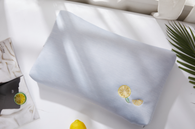 枕芯发黄简单有效的清洗方法 清洗发黄枕头的小妙招