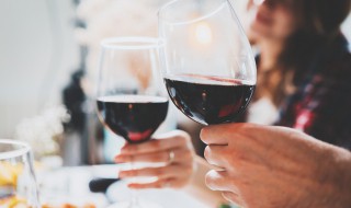 怎么红酒真假鉴别 如何红酒真假鉴别