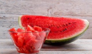 减肥的时候能不能吃西瓜 减肥期间吃西瓜合适吗