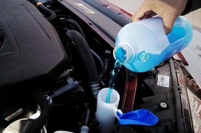 车窗玻璃水可以加自来水吗 汽车能加自来水替代玻璃水吗