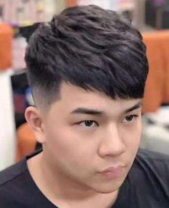 脸比较大的男生适合什么样的发型 脸型大适合剪的发型