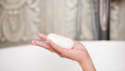 汽车上放一块香皂有什么用 车里放香皂的用途与好处