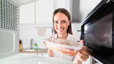 长期吃微波炉热饭好吗 长期食用微波炉加热食物对身体好吗