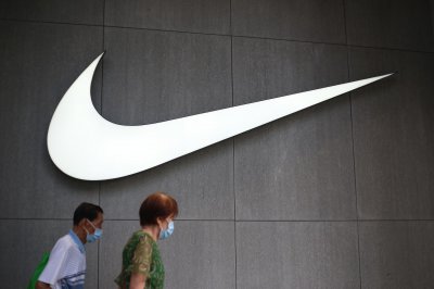 耐克创始人菲尔奈特 耐克股价屡创新高背后的故事