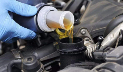 烧机油是什么意思 发动机烧机油会对汽车造成的危害后果