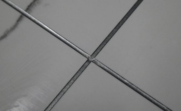 环氧彩砂好还是美缝剂好