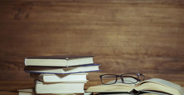 女孩400分左右报什么专业好就业