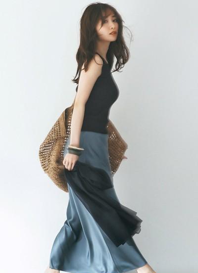 黑上衣配什么颜色裤子