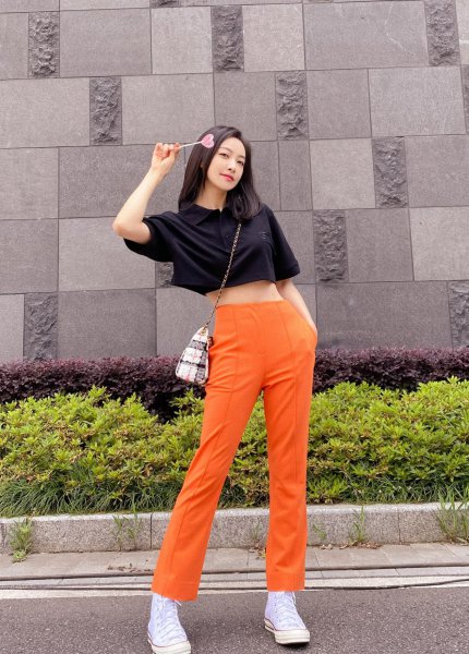 黑上衣配什么颜色裤子