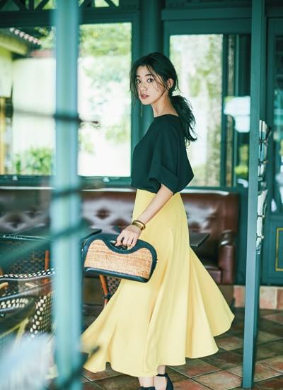 黑上衣配什么颜色裤子