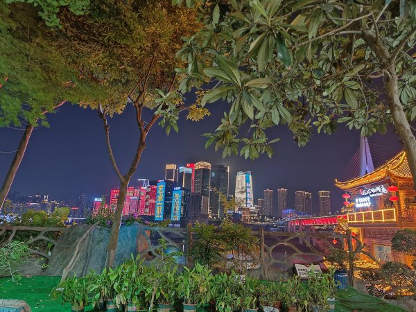 洪崖洞几点关灯