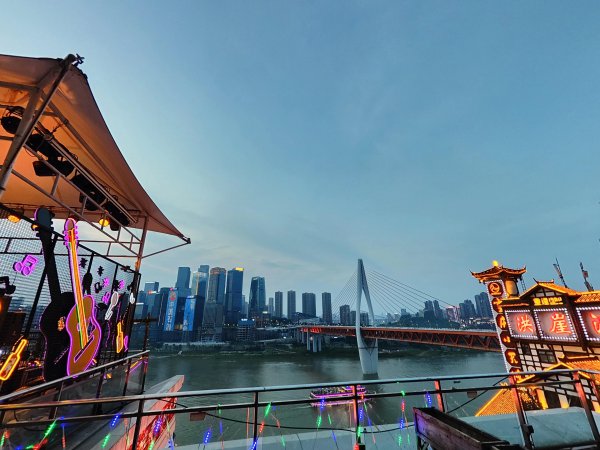 洪崖洞几点关灯