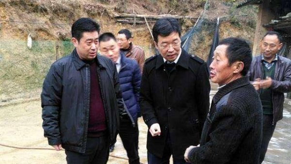 村干部未满一年可不可以辞职