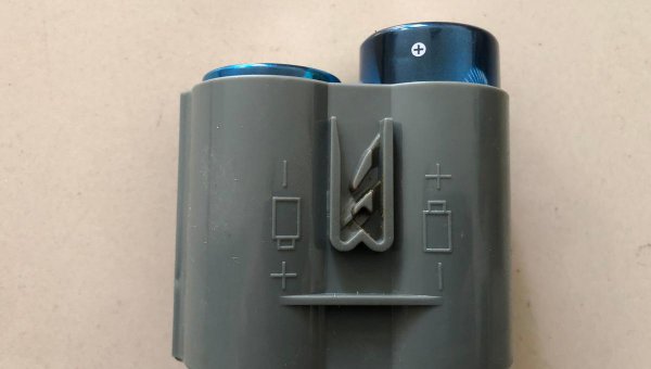 燃气灶换电池的地方在哪里