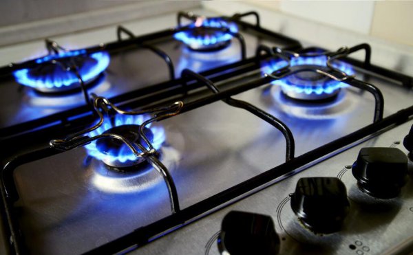 燃气灶换电池的地方在哪里