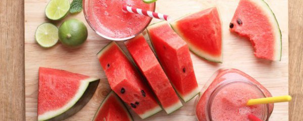 怎么挑西瓜肉甜不酸呢窍门