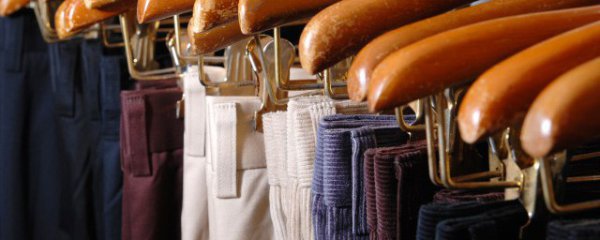 红色裤子怎么穿最搭好看时尚