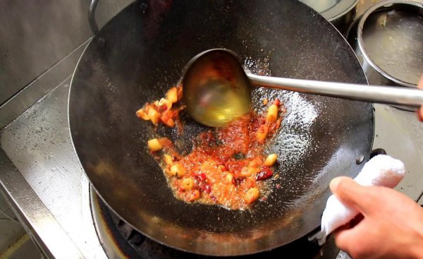 怎么煎鱼不粘锅不掉皮不会碎