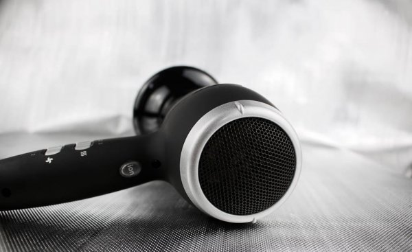 怎样去除衣服上的口香糖残胶