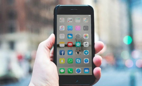 苹果手机总是闪退是什么原因造成的