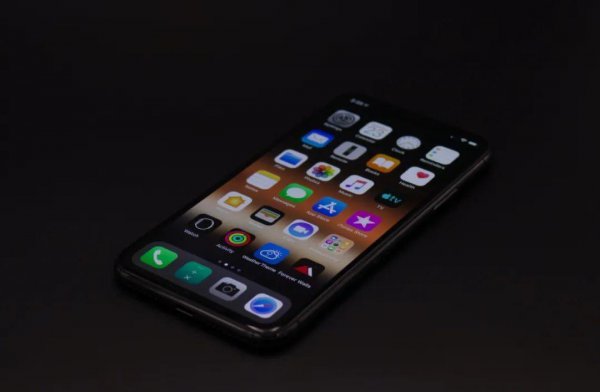 苹果手机总是闪退是什么原因造成的