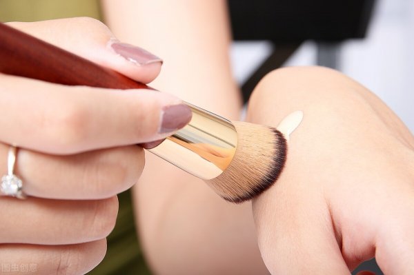 粉底液保质期一般多久