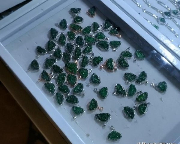 危地马翡翠的密度和折射率